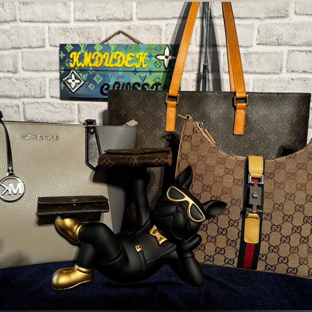 DESIGNER BAGS AND WALLETS. MAKE ME AN OFFER❤️😊⭐️🍾